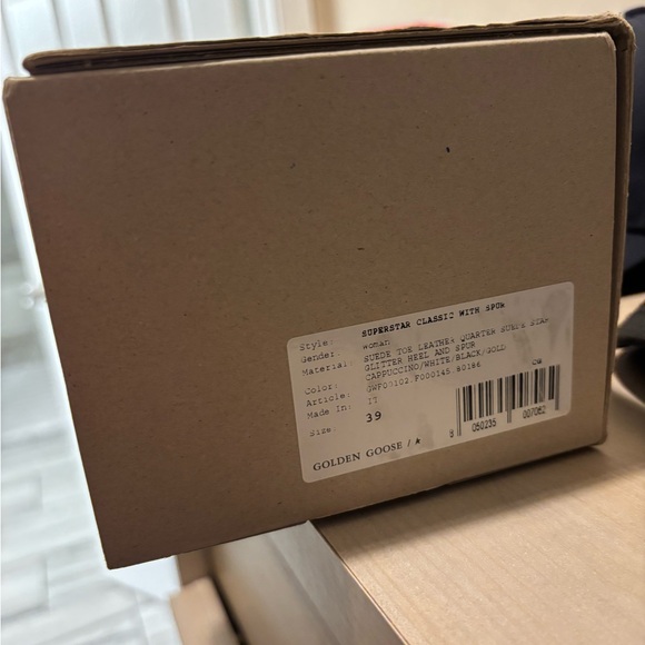 Golden Goose Superstar Sneakers with Gold and Black Accents - Picture 3 of 16